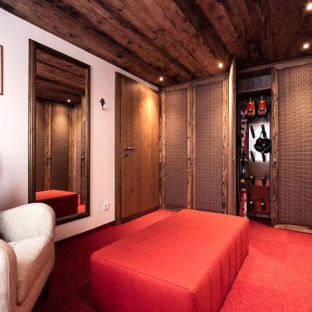 Haus Burgi - Angelika Walch Apartment Щубен ам Арлберг Екстериор снимка